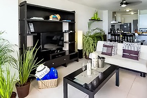 AMARA Beachfront Apartments by The Sea