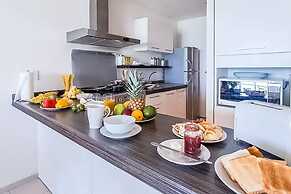 AMARA Beachfront Apartments by The Sea