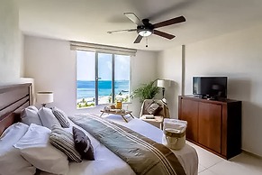 AMARA Beachfront Apartments by The Sea
