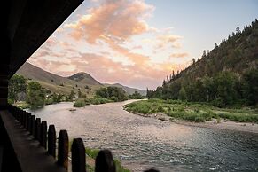 River's Fork Lodge