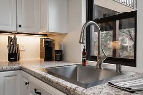 Bassett Creek Retreat