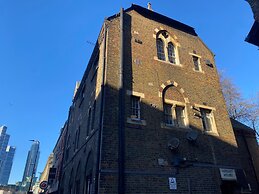 Victorian Building - Sleeps 5 - Pet Friendly