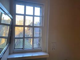 Victorian Building - Sleeps 5 - Pet Friendly