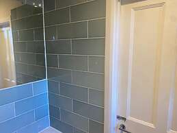 Victorian Building - Sleeps 5 - Pet Friendly