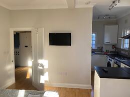 Victorian Building - Sleeps 5 - Pet Friendly