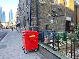 Victorian Building - Sleeps 5 - Pet Friendly