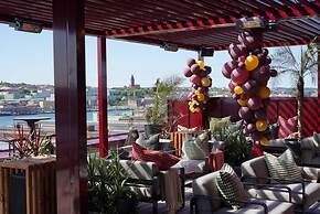 Clarion Hotel The Pier