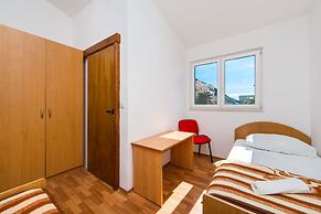 Stunning 3-bedroom Apartment in Gradac