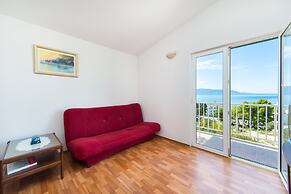 Stunning 3-bedroom Apartment in Gradac