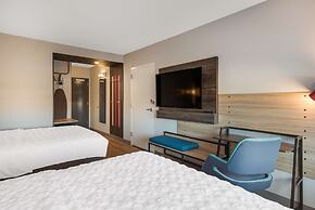 Tru by Hilton Greensboro, NC