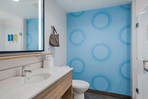 Tru by Hilton Greensboro, NC