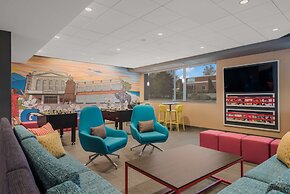 Tru by Hilton Greensboro, NC