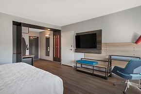 Tru by Hilton Greensboro, NC