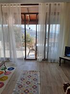 Sunset Dreamers, Captivating 1-bed Apartment