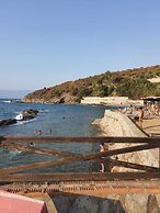 Sunset Dreamers, Captivating 1-bed Apartment