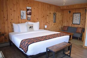 Columbia Point Resort
