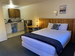 Columbia Point Resort