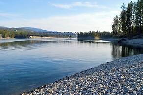 Columbia Point Resort