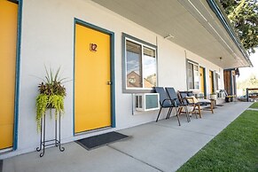 Columbia Point Resort