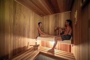 Central Queenstown Villa & Spa