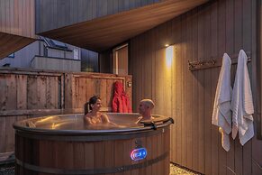 Central Queenstown Villa & Spa