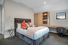 Central Queenstown Villa & Spa