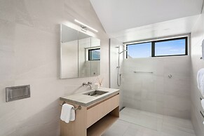 Central Queenstown Villa & Spa