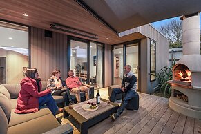 Central Queenstown Villa & Spa
