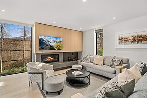 Central Queenstown Villa & Spa