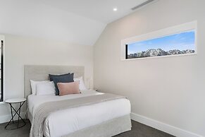 Central Queenstown Villa & Spa