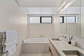 Central Queenstown Villa & Spa