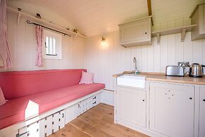 Thyme Shepherds Hut Boundary Farm Air Manage Suffolk