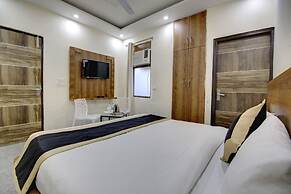 Hotel Premier Noida 135