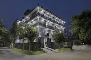 Hotel Premier Noida 135