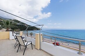 The Island Life Apartments by Konnect, Ipsos Beach