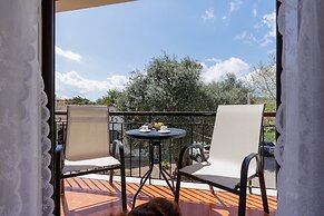 The Island Life Apartments by Konnect, Ipsos Beach