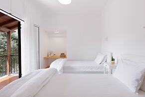 The Island Life Apartments by Konnect, Ipsos Beach