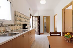 The Island Life Apartments by Konnect, Ipsos Beach