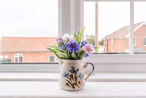 North Cottage, Alderton