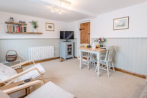 North Cottage, Alderton