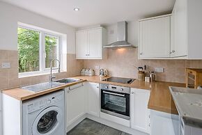 North Cottage, Alderton