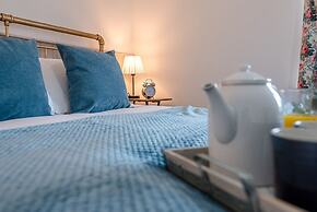 North Cottage, Alderton