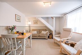 North Cottage, Alderton