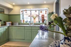 Pine Tree Cottage, Easton