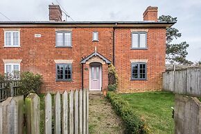 Pine Tree Cottage, Easton