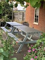 Pine Tree Cottage, Easton