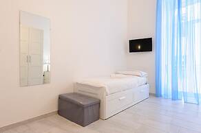 Via Aniello Falcone 72b