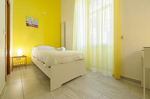 Via Aniello Falcone 72b