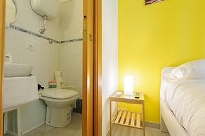 Via Aniello Falcone 72b