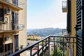 Via Aniello Falcone 72b